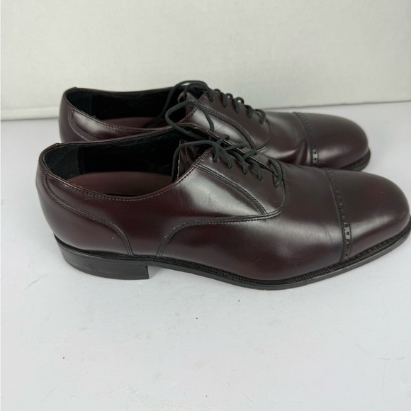 Florsheim Men\'s Rich Burgundy Oxfords